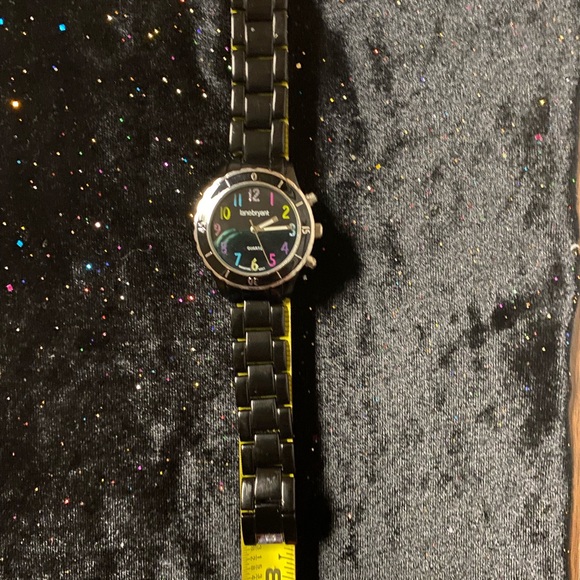 Ladies Beautiful Lane Bryant Black Round Face Watch Very Nice multicolor numbers - Picture 4 of 5